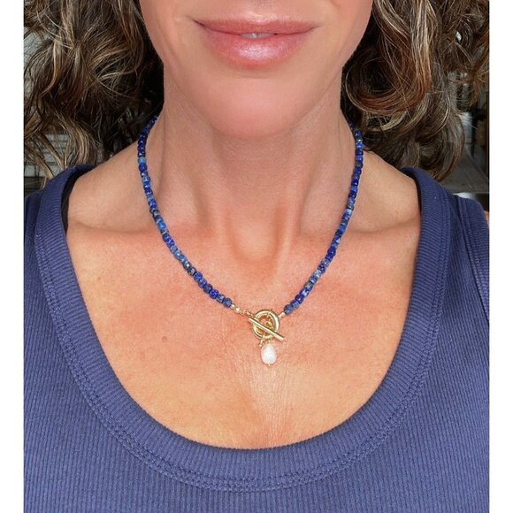 Blue and Gold Beaded Necklace with Pearl Pendant - Picture 7 of 10
